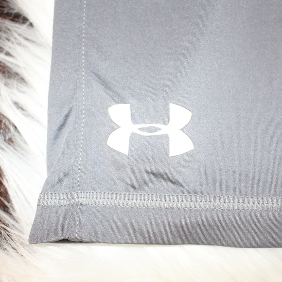 Under Armour, gray Loose heatGear shorts Youth XL - Picture 7 of 7